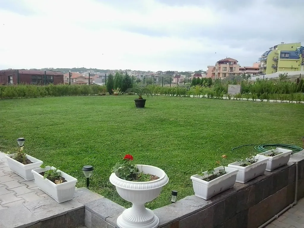 Apartments In Sunny Hill 3 Guest House Sozopol