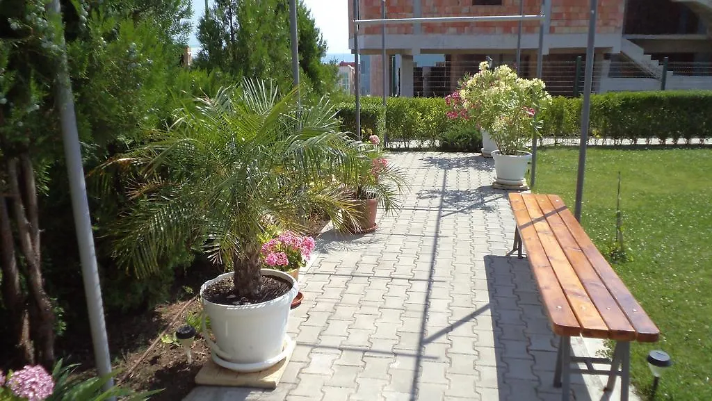 Apartments In Sunny Hill 3 Guest House 소조폴